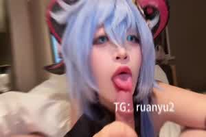 自购推特新晋上门鸡-18岁居然才1000一次，cos只要加500，100万粉丝网红随便玩，便宜  背景图片