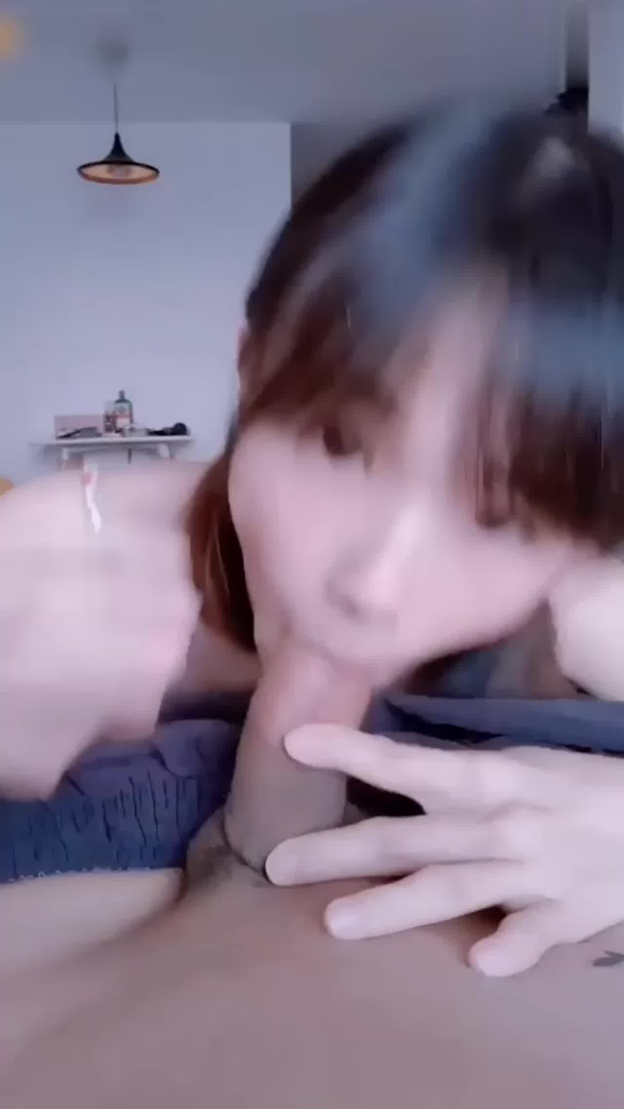  【美好J自拍】清纯的小女友吃鸡也那么乖 的剧照8