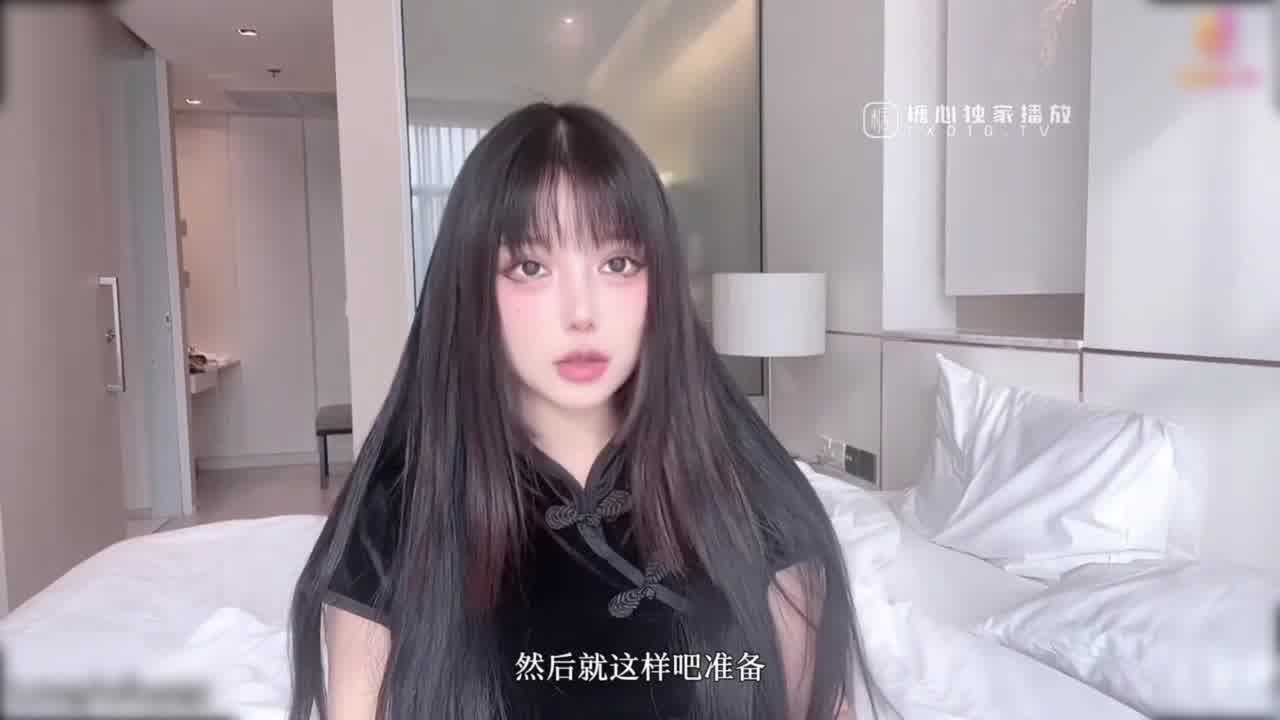  超人气美少女 欲梦 线下约炮旗袍女王调教男粉丝足交挑逗蹂躏肉棒淫尻嫩穴全自动榨精 的剧照3