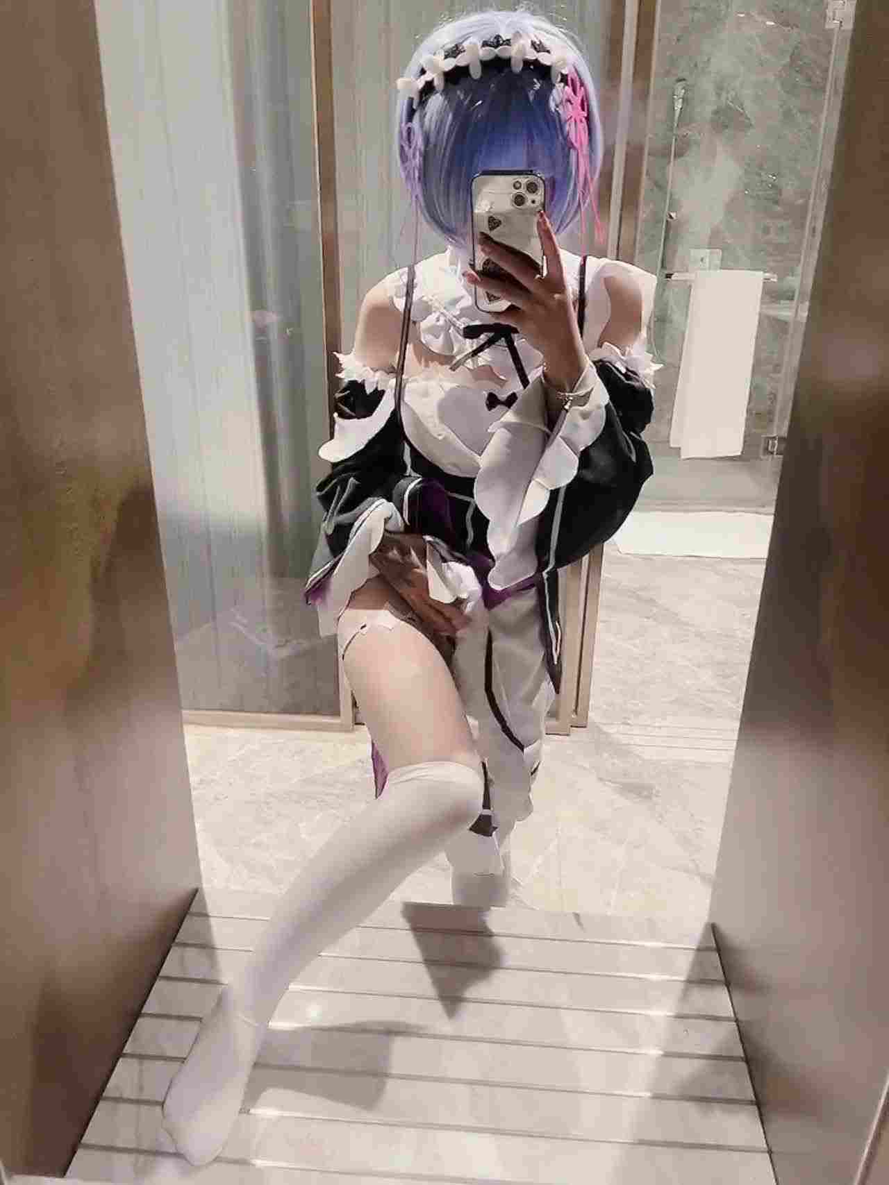  女友COS雷姆 来让我耖到他消失 的剧照4