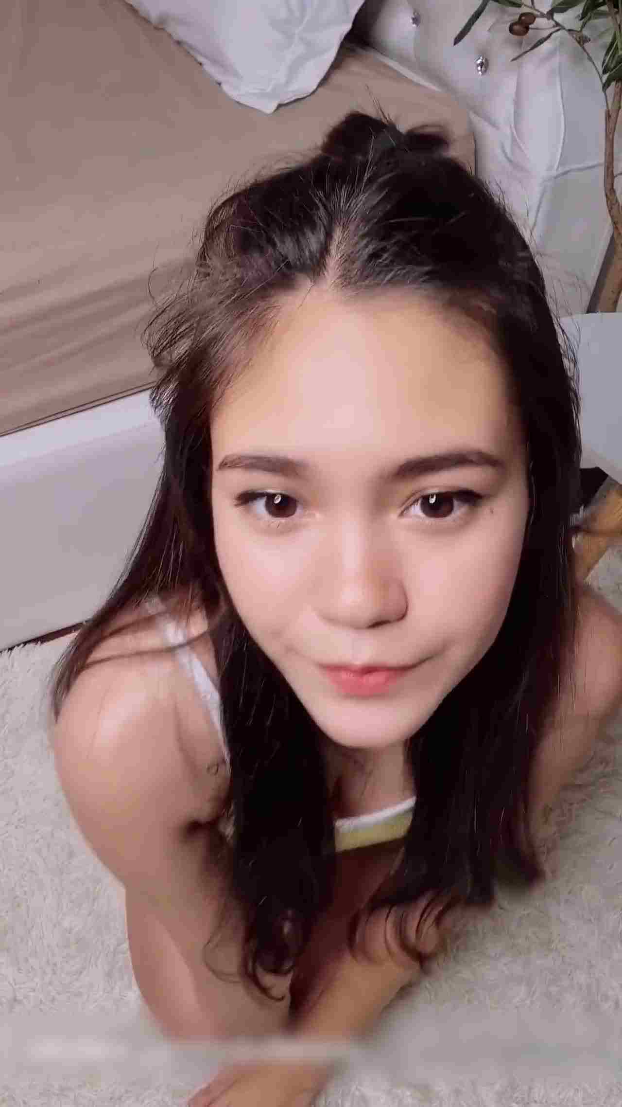  幼齿的诱惑抠到不能自己 的剧照3