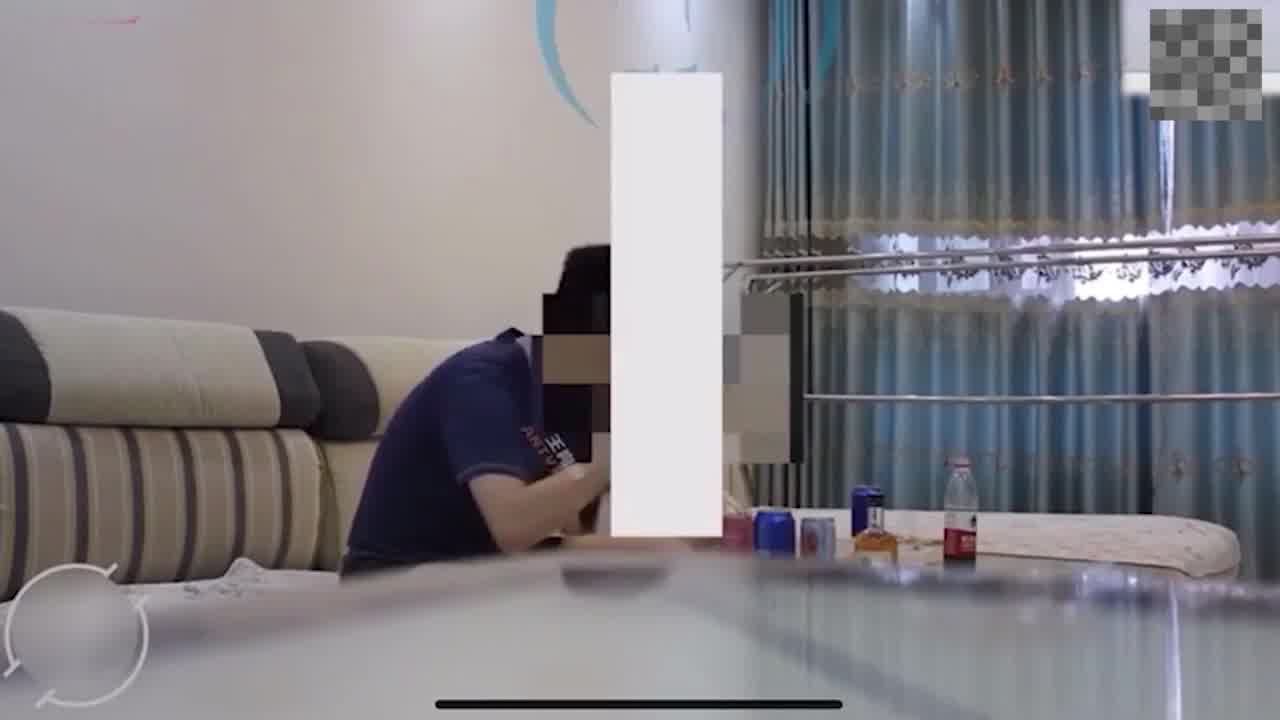  父女乱伦  兽父强上女儿开苞破处 老吴家的两个女儿 的剧照9